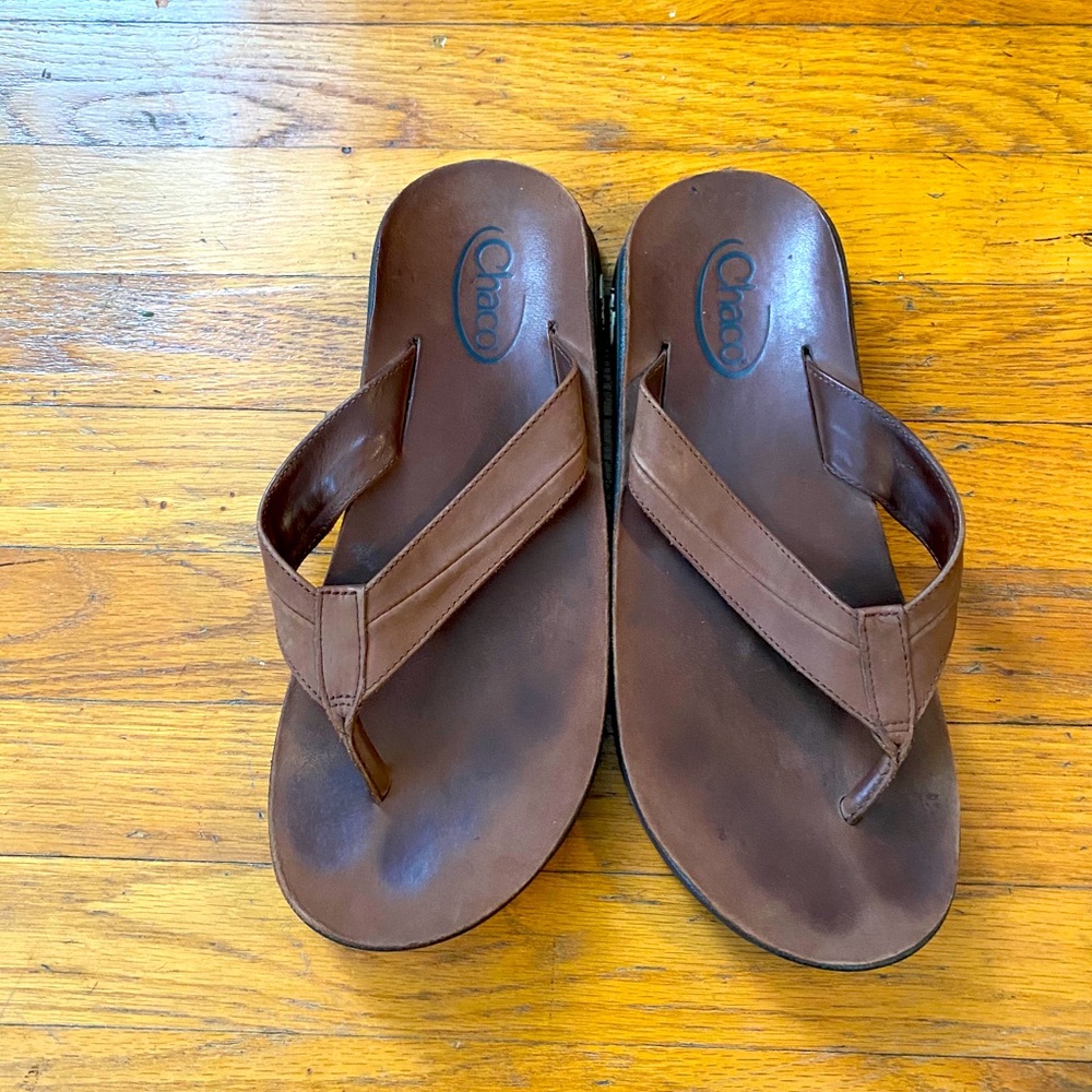 Chaco leather flip flops 10.5